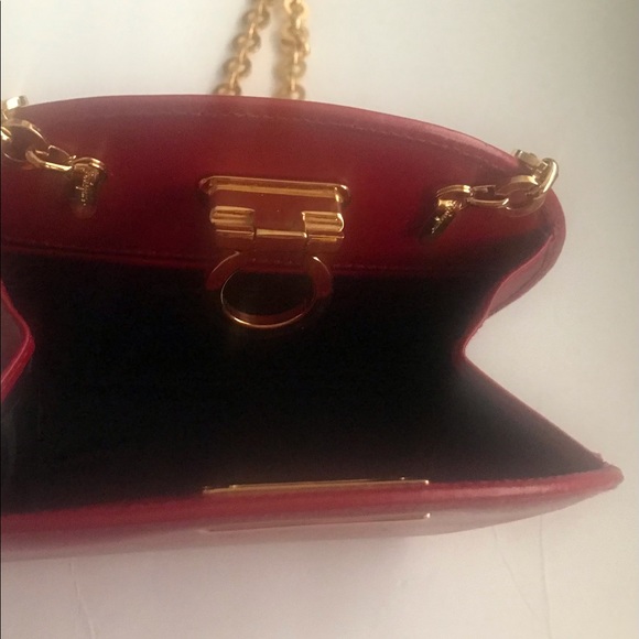 Red Salvatore Ferragamo Small Gancini Bag Gold Tone Original Owner Holiday - Picture 6 of 16